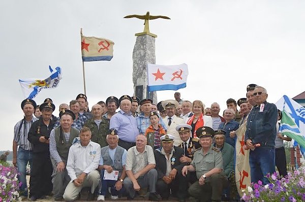 В Алтайском крае появился памятник защитникам морских рубежей России