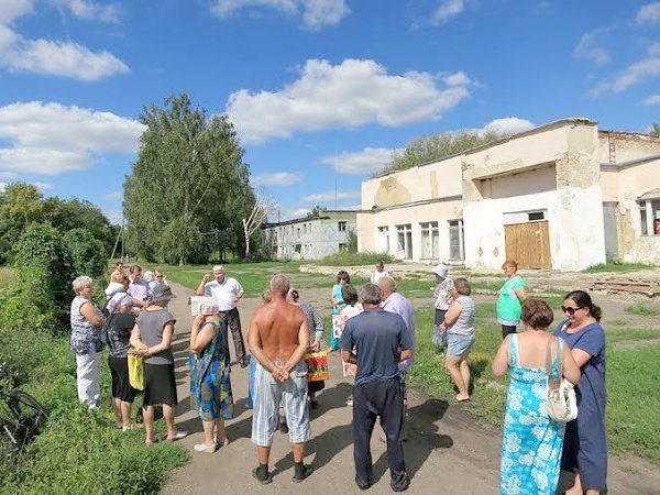 Первый секретарь Тамбовского обкома КПРФ А.И. Жидков встретился с жителями села Богословка