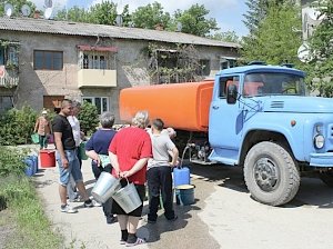 В Крыму более 40 населённых пунктов пользуются привозной водой