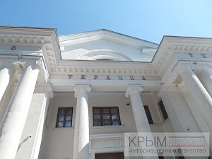 Мединский открыл модернизированное под выставочный центр здание бывшего кинотеатра «Украина» в Севастополе