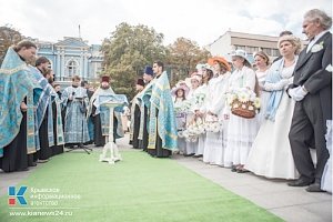 В Симферополе проходит IV благотворительный фестиваль «Белый цветок» (ФОТОРЕПОРТАЖ)