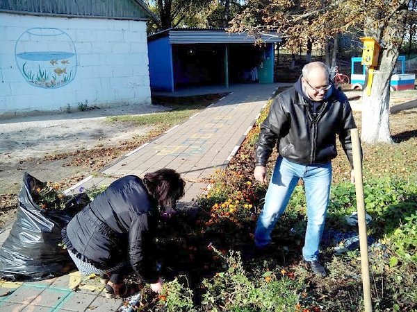 Белгородские коммунисты благоустраивают детские сады