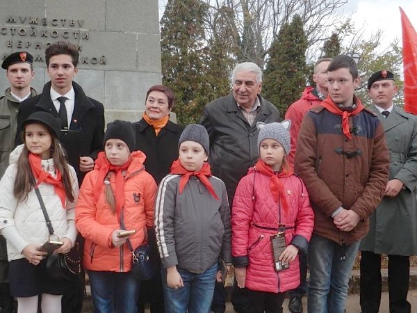 В Севастополе отметили 98-ю годовщину создания ВЛКСМ