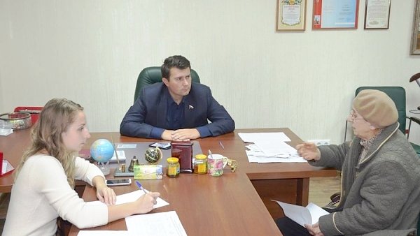 О.А. Лебедев провел приём избирателей в Тульской области