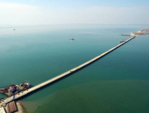 Установка свай завершена на первом участке строительства Крымского моста