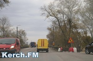 На выезде из Керчи затрудненно движение из-за ремонта дороги