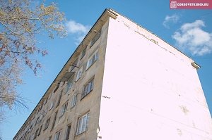 Администрация Керчи недовольна ремонтом крыш в общежитиях