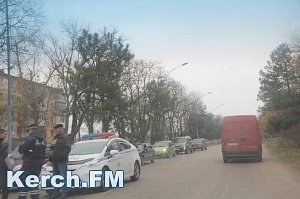 В Керчи в Аршинцево столкнулись автомобили, движение затрудненно