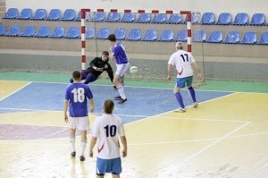 Победой Госсовета закончилась товарищеская встреча по мини-футболу между сборными командами крымского парламента и города Судак