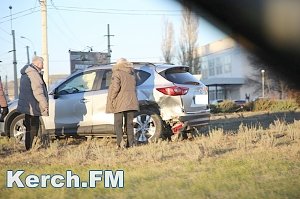 В Керчи на Ворошиловском кольце произошла авария