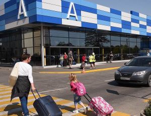 В Крыму предложили продлить время бесплатной парковки в аэропортах