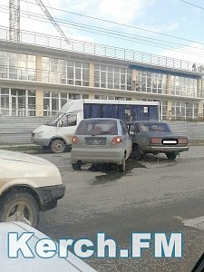 В Керчи на выходных столкнулись «ВАЗ» и «Daewoo Matiz»