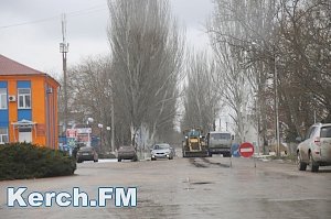 В Керчи на Комарова разрыли дорогу