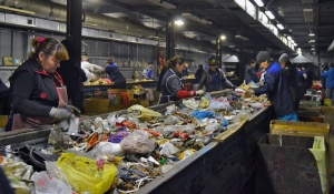 Лазер превратит крымский мусор в дороги