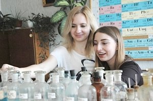 Для юных химиков СевГУ открывает секцию в Голландии