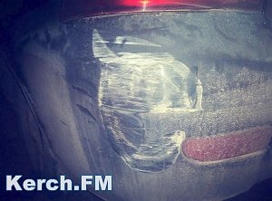 В Керчи неизвестный водитель «счесал» бампер припаркованной «Приоре»