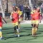 Камерунцы в мороз постарались дать бой симферопольским футболистам