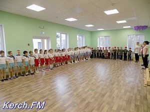 В Керчи на утренник в детский сад пригласили солдат