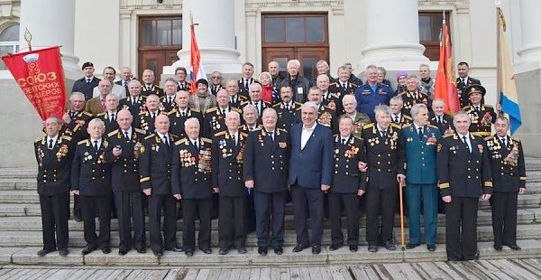 Севастопольские коммунисты отметили день Советской Армии и Военно-Морского Флота