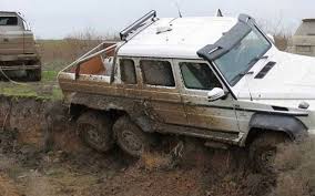 Крымские спасатели оказали помощь пассажирам застрявшим в грязи