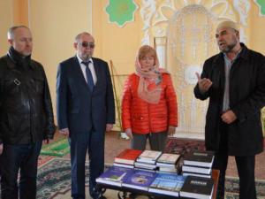 Осужденным мусульманам, отбывающим срок в Крыму, подарили религиозные книги