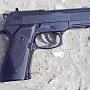 В Крыму задержали пьяного мужчину, который выяснял отношения с помощью предмета, похожего на пистолет
