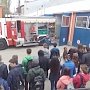 Крымские спасатели провели для студентов экскурсию в пожарную часть