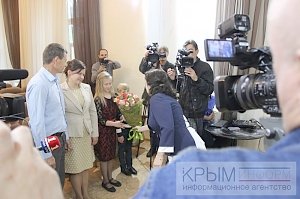Дети из керченской многодетной семьи получили в дар от Крымской госфилармонии музыкальные инструменты