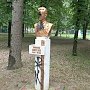 Работники Детского парка Симферополя привели в порядок оскверненную Аллею пионеров-героев