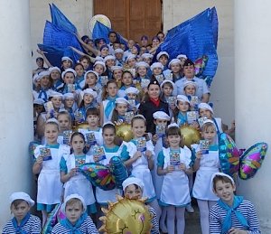 В Севастополе в преддверии школьных каникул сотрудники Госавтоинспекции напомнили школьникам Правила дорожного движения