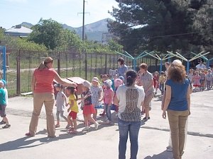 Крымские огнеборцы тушили условный пожар в детском саду