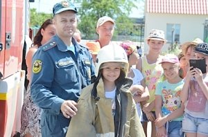 Безопасное лето: МЧС проводит профилактические мероприятия в детских лагерях