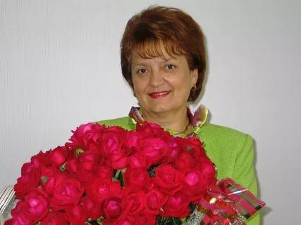 Кандидат в Губернаторы Саратовской области Ольга Алимова поздравила земляков с Днем любви, семьи и верности