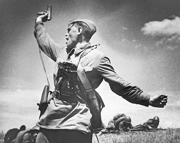 75 лет легендарной фотографии "Комбат"