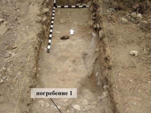 В Крыму во время раскопок археологи обнаружили погребальные урны и амфоры