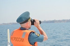 Поиск и спасение людей: севастопольские специалисты МЧС России взаимодействуют с Морским спасательным подцентром