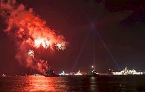 Празднование Дня ВМФ в Севастополе завершили грандиозным салютом