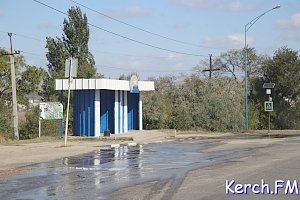 В Керчи на шоссе Героев Сталинграда произошёл порыв водовода