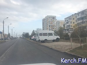 В Керчи на Ворошилова заасфальтировали часть дороги в один слой