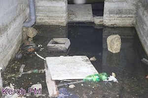 В Керчи прокуратура заставила КП «Аршинцево» убрать воду в подвале многоэтажки