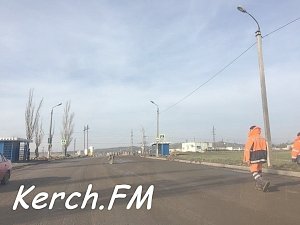 В Керчи на Буденного перекрыли одну полосу дороги