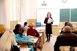 В школах Севастополя полицейские провели лекции для родителей о профилактике жестокого обращения с детьми