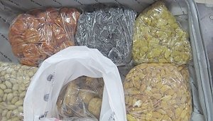 В Крым незаконно пробовали ввезти около 80 кг сухофруктов