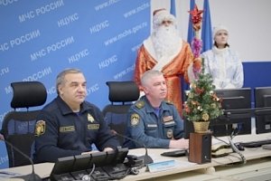 В новогоднюю ночь глава МЧС России Владимир Пучков провел селекторное совещание