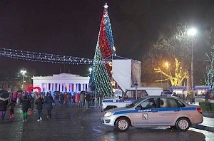 В Севастополе жительница города поблагодарила полицейских за добросовестную работу