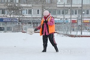 Почти 120 тонн реагента понадобилось на борьбу с последствиями снегопада в Симферополе