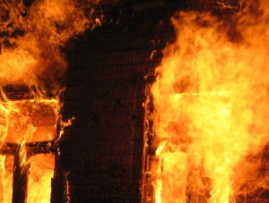 На пожаре в Белогорском районе спасли местного жителя