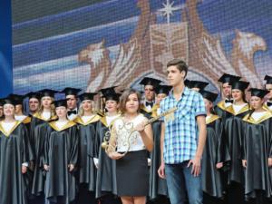 Аксёнов поздравил учащихся с Днём российского студенчества