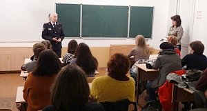 В Севастополе полицейские рассказали выпускникам о правилах поступления в образовательные учреждения МВД