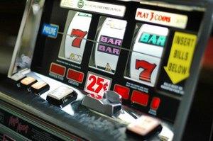 Пятеро жителей Крыма подозреваются в незаконной организации и проведении азартных игр